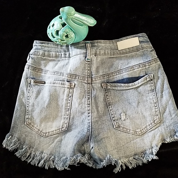 Celebrity Pink Jean shorts. Size 5 Jr. - Picture 2 of 5